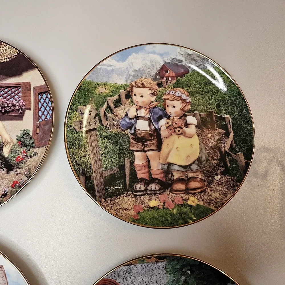 M.I. Hummel 90s 4 Little Companions Collector Plates, Numbered, 8